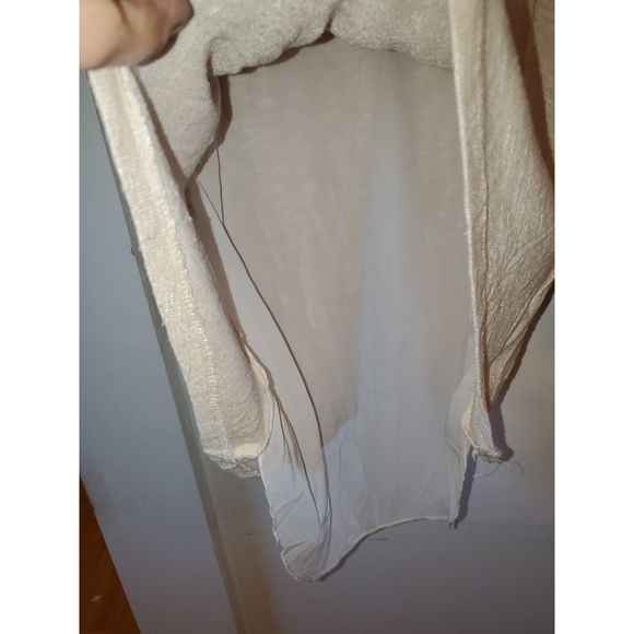 Almost Famous Junior's Pullover Tunic Top Beaded Shoulders Size XL - Picture 5 of 12